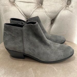 SAM EDELMAN Petty Gray Suede STACKED BLOCKED HEEL ANKLE BOOTIES Zipper Womens 7M